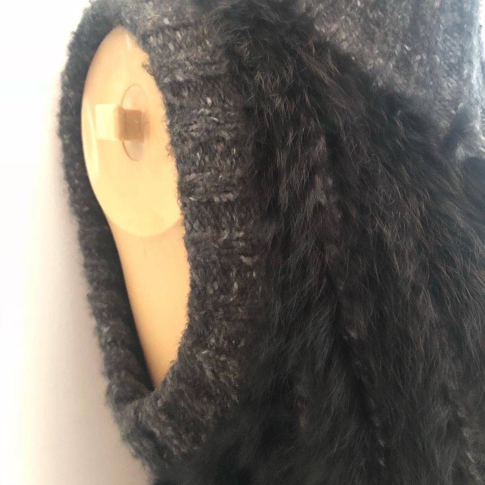 Line Rabbit Fur vest - Picture 4 of 7